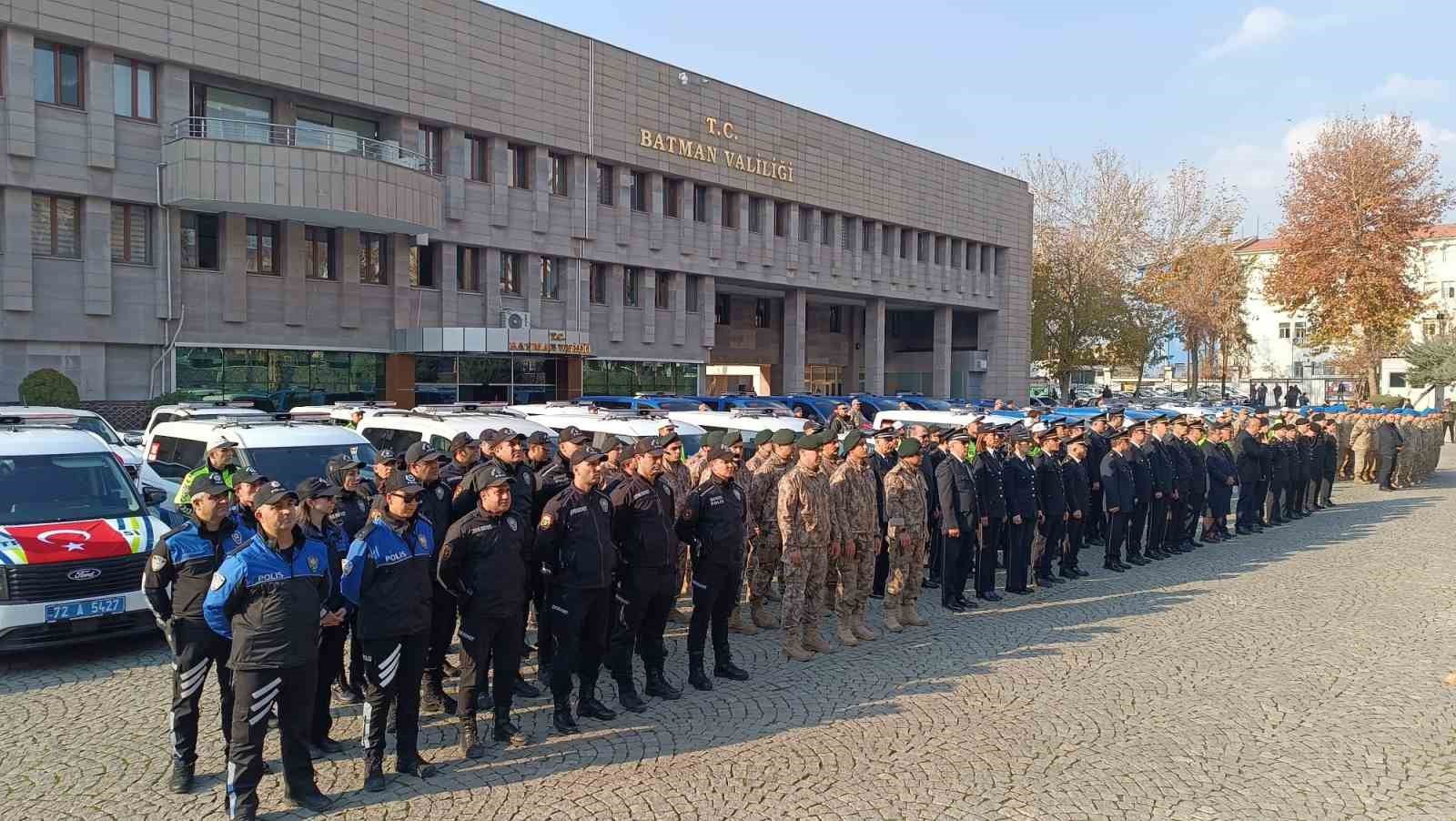 batmanda emniyet ve jandarmaya 151 yeni arac teslim edildi 2 aPWl18ae