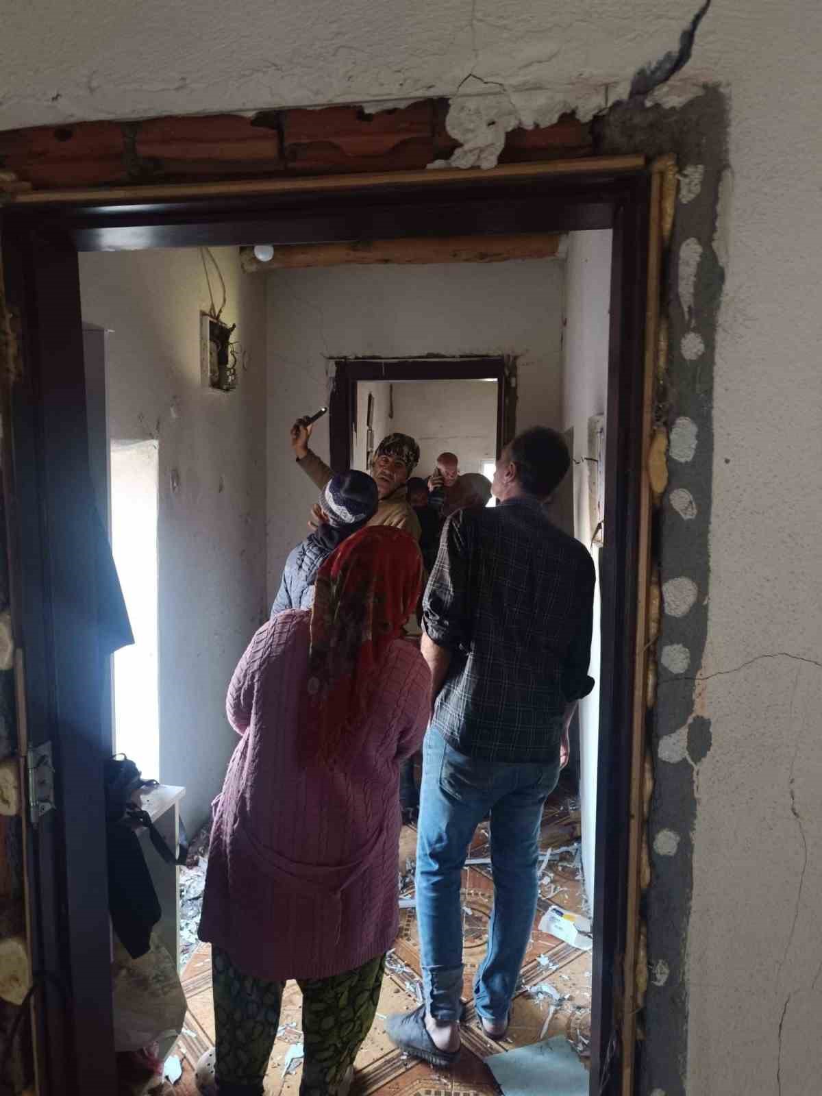 batmanda gaz parlamasi nedeniyle yasli kadin alevlerin arasinda kaldi 2 GTtNAVqh