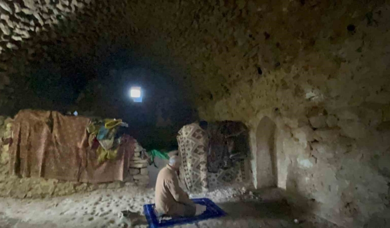batmanda-gomek-yaylasinda-yeraltinda-cami-bulundu-EDIJy468.jpg