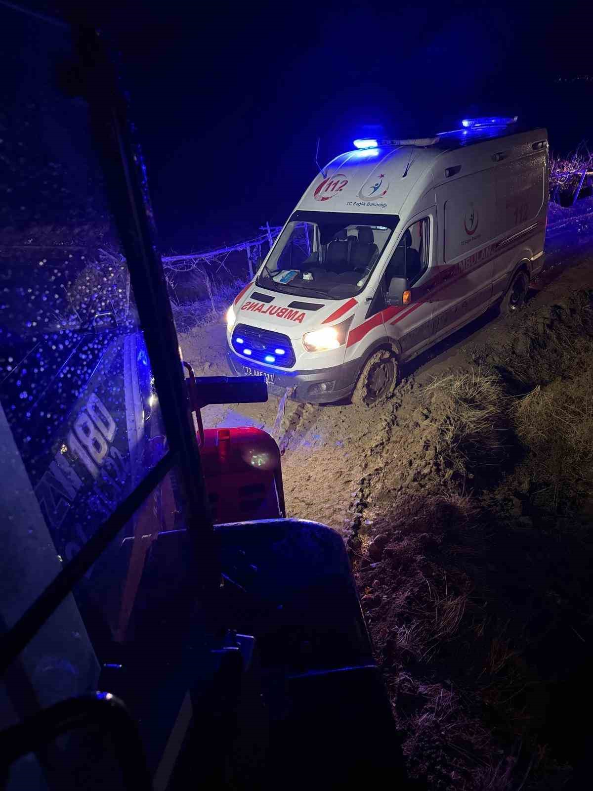 batmanda hasta almaya giderken yolda kalan ambulansi ozel idare ekipleri kurtardi 3 y5ayce9w