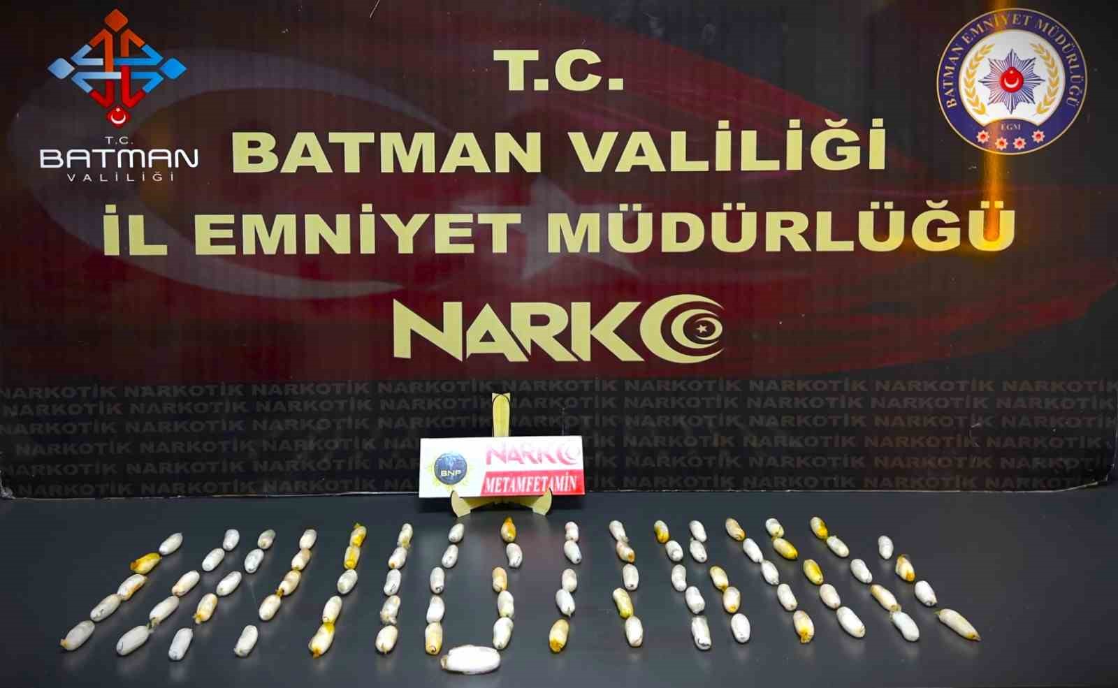 Batman’da inanılmaz olay: 4 yolcunun midesinden 353 parça halinde 2 kilo 700 gram uyuşturucu çıktı 7 batmanda inanilmaz olay 4 yolcunun midesinden 353 parca halinde 2 kilo 700 gram lfRhVtVZ