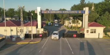 batmanda-kacakcilik-operasyonunda-binlerce-kacak-urun-ele-gecirildi-EbB3Oha5.jpg