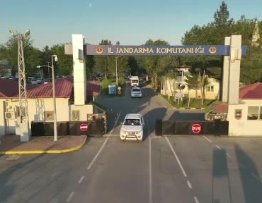 batmanda-kacakcilik-operasyonunda-binlerce-kacak-urun-ele-gecirildi-EbB3Oha5.jpg
