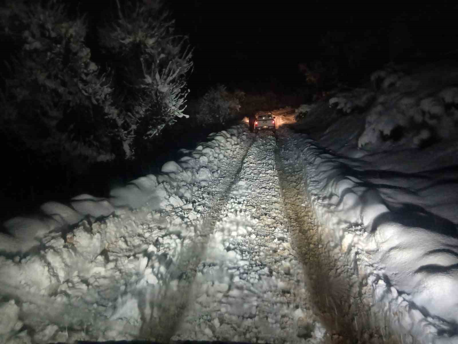 batmanda kapali yol acildi 14 yasindaki gulsum saglik ekiplerine ulastirildi 0 RuMhUHgO