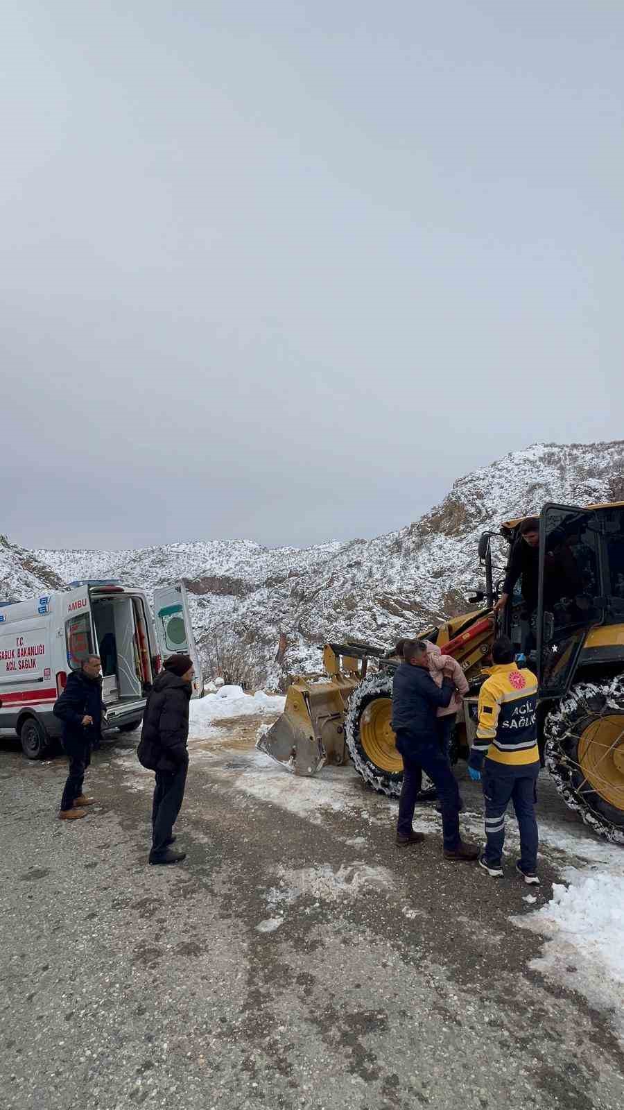 batmanda kapali yol acildi 14 yasindaki gulsum saglik ekiplerine ulastirildi 1