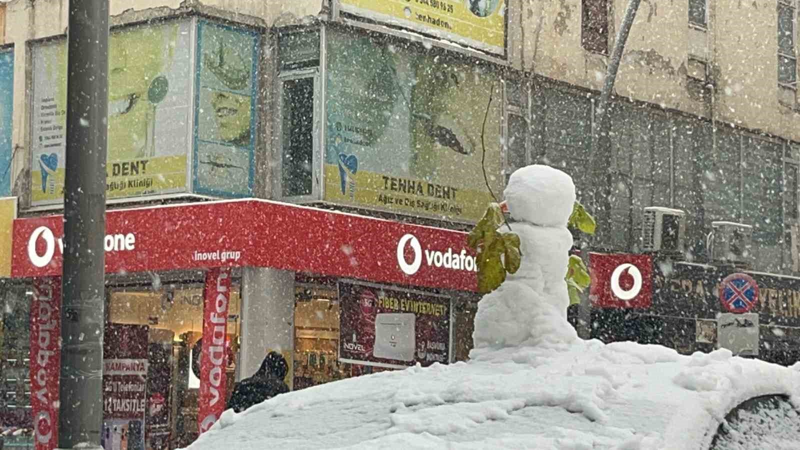 Batman’da kar sevinci: Sokaklar beyaza büründü 9 batmanda kar sevinci sokaklar beyaza burundu 5 sjH6M5as