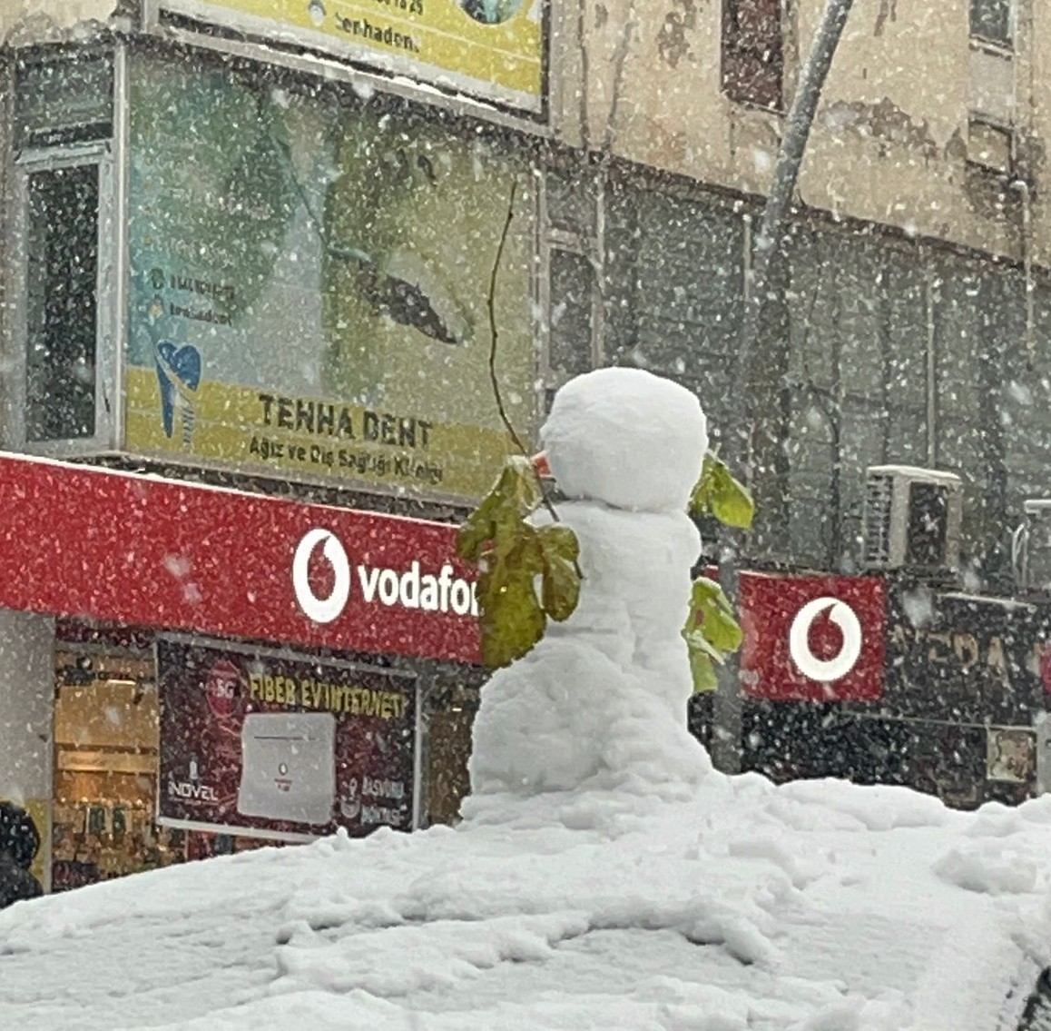 batmanda kardan adamlar kentin simgesi oldu 1 3ICZFNnl