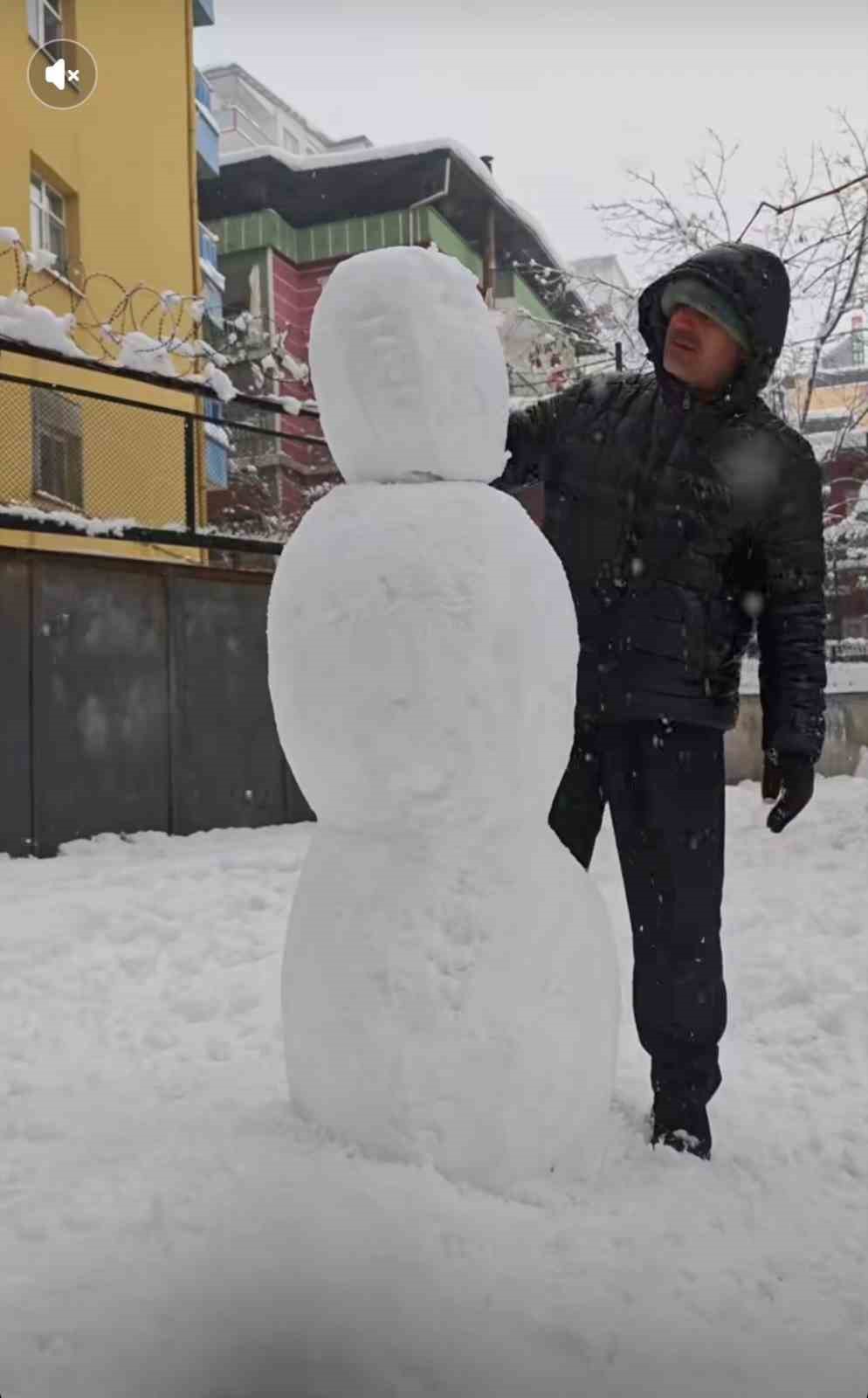 batmanda kardan adamlar kentin simgesi oldu 11 WzFaH9dQ