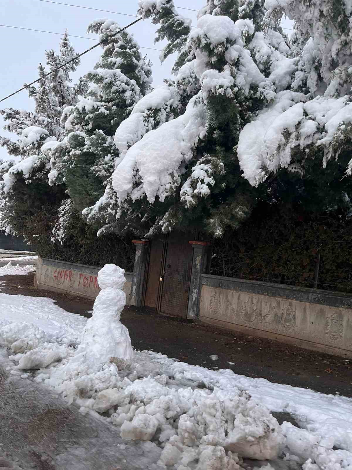 batmanda kardan adamlar kentin simgesi oldu 9 DD1351tS