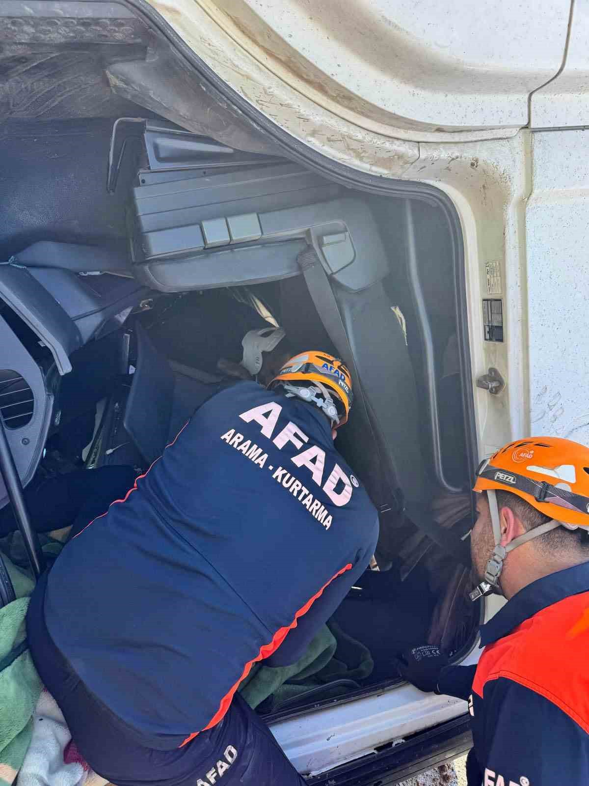 batmanda kaza yapan tir ortaligi savas alanina cevirdi 2 TuEKI6SI