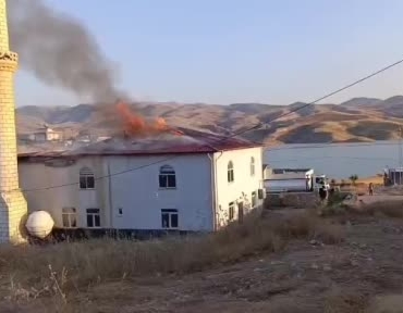 batmanda-koy-camisi-alev-alev-yandi-saXJ5wpx.jpg