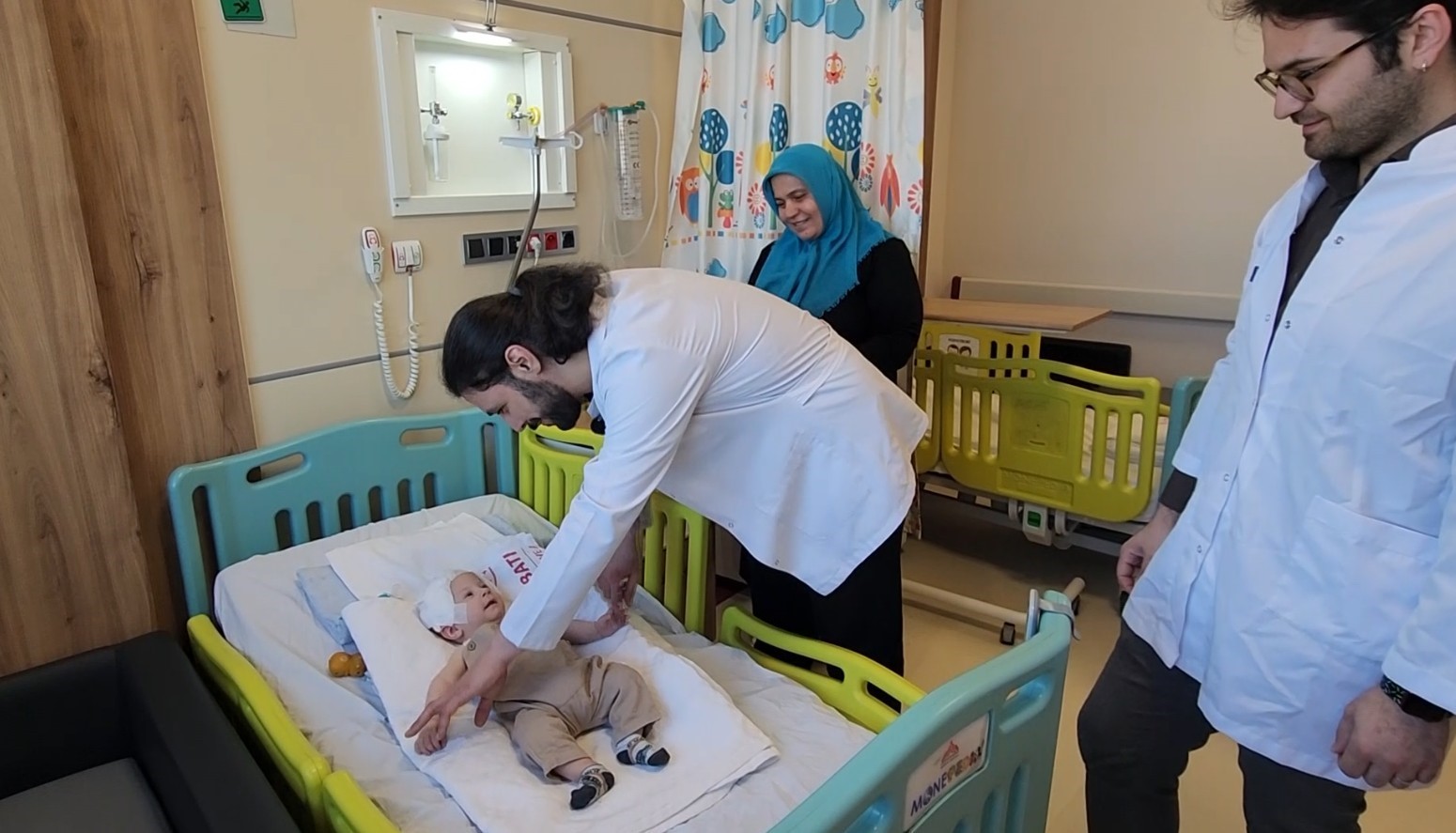 batmanda kraniyosinostoz teshisi konulan 5 aylik bebek 3 saatlik ameliyatla sagligina kavustu 5