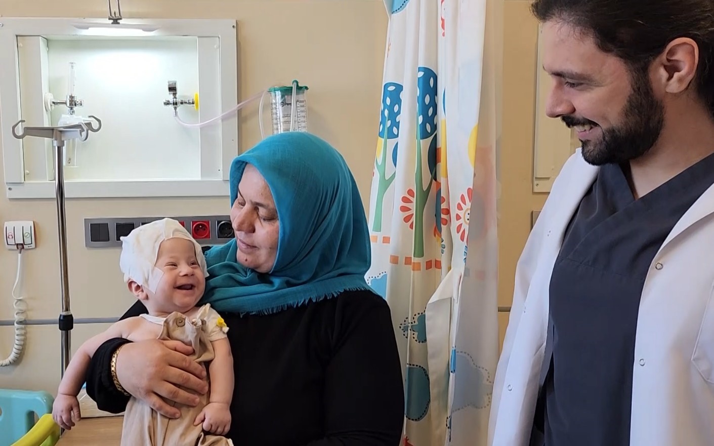 batmanda kraniyosinostoz teshisi konulan 5 aylik bebek 3 saatlik ameliyatla sagligina kavustu 6 NUjFdgWf