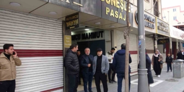 batmanda-kuyumcu-soygunu-ardindan-esnaf-kepenk-kapatti-4gpe9XKf.jpg