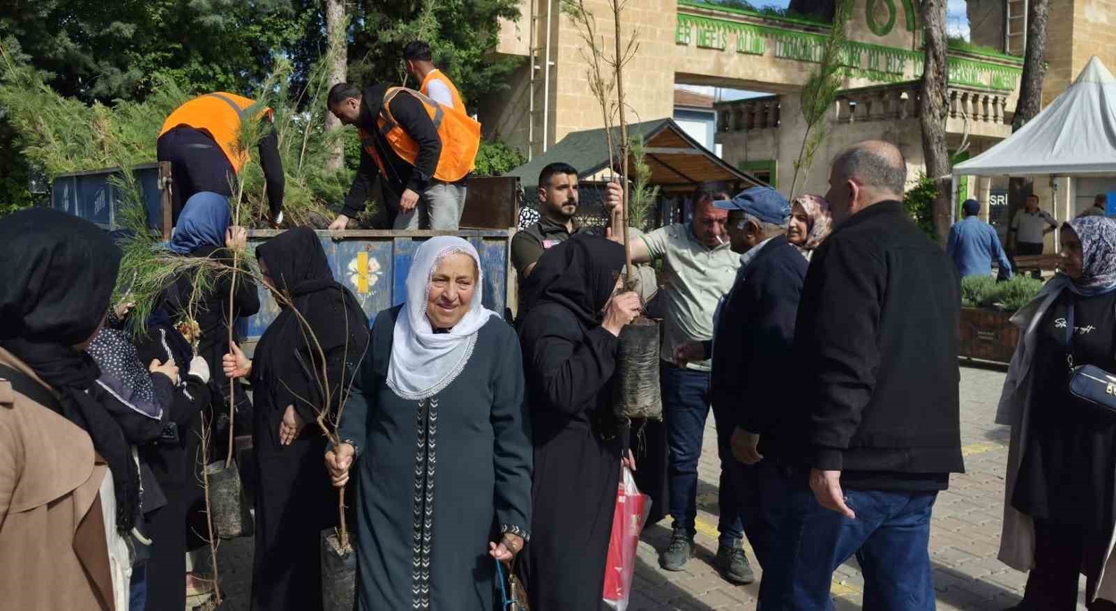 batmanda mezarliklarda gecmise vefa gelecege nefes projesi 1 4IR8mQ8N