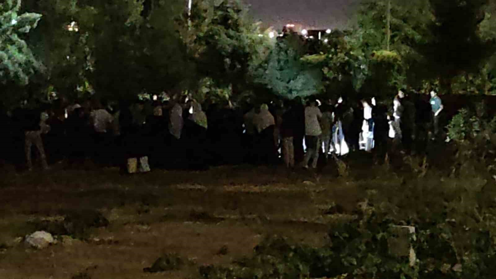 Batman’da mezarlıkta silahlı saldırı: Baba, oğlu ve yeğeni öldü 6 batmanda mezarlikta silahli saldiri baba oglu ve yegeni oldu 2 ZP7SjGiq