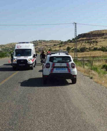 batmanda-minibus-ile-otomobil-carpisti-11-yarali-rZSyND44.jpg