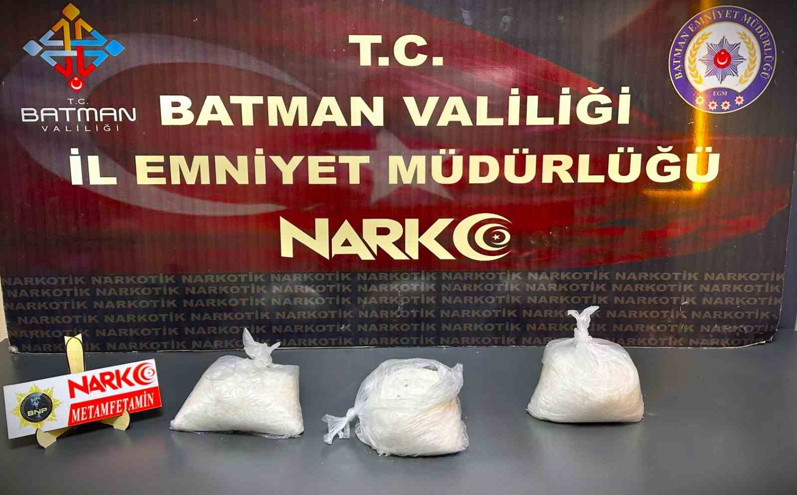 batmanda narkotik kopegi hector zehir tacirlerine gecit vermedi 3 tSTapSzm