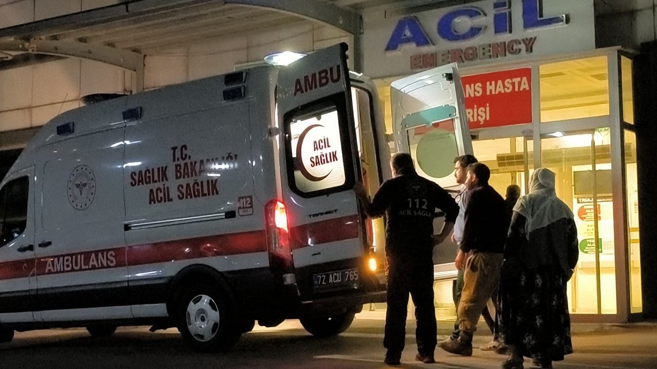 batmanda ot yedikten sonra ilac icen genc zehirlendi 4 Hn4ehOes