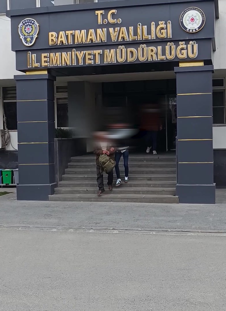Batman’da otel odasında 514 gram metamfetamin ele geçirildi 8 batmanda otel odasinda 514 gram metamfetamin ele gecirildi 4 8ynjylhO