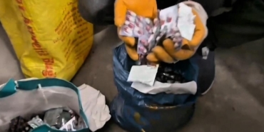 batmanda-oto-lastiklerinin-icinde-yuzlerce-uyusturucu-hap-ele-gecirildi-xf7fuhPY.jpg