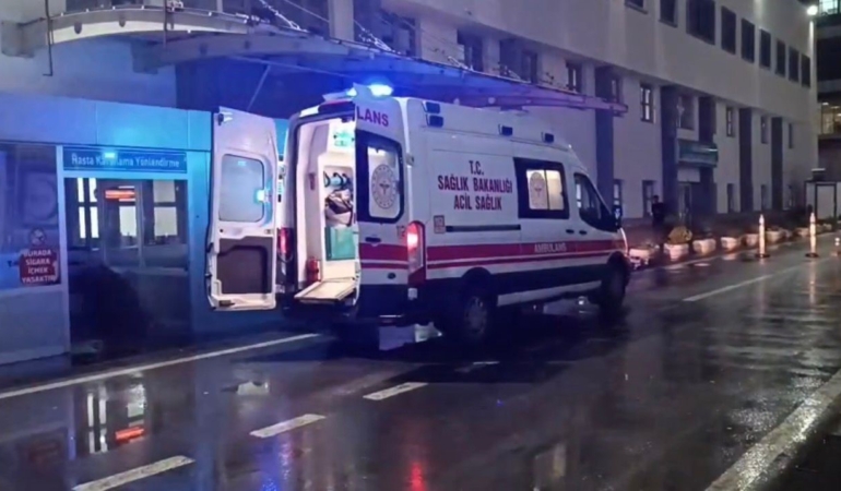 batmanda-otobus-ile-cekici-carpisti-11-yarali-7UrzOgc4.jpg