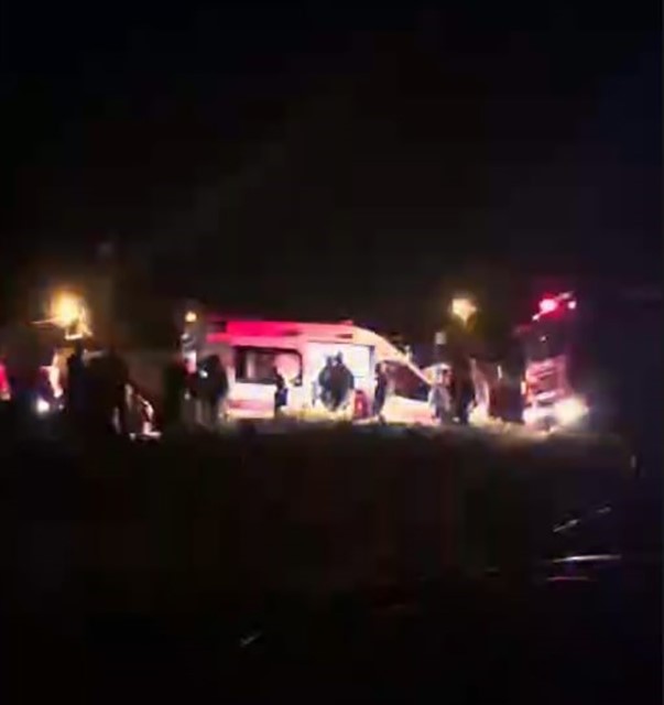 Batman’da otomobil şarampole yuvarlandı: 3’ü ağır 4 yaralı 6 batmanda otomobil sarampole yuvarlandi 3u agir 4 yarali 2 gHXeFgJn