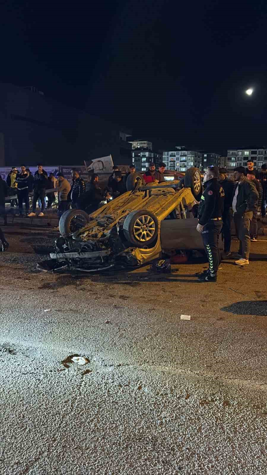 Batman’da otomobil takla attı: 1 yaralı 5 batmanda otomobil takla atti 1 yarali 1 jzMvs7ZD
