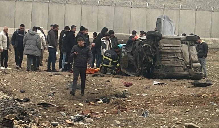 batmanda-otomobil-takla-atti-2-yarali-sYpe5eLl.jpg