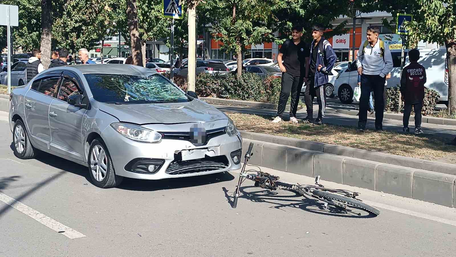 batmanda otomobilin carptigi bisikletli agir yaralandi 1 lrqp76nn