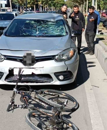 batmanda-otomobilin-carptigi-bisikletli-agir-yaralandi-Q45AxfZO.jpg