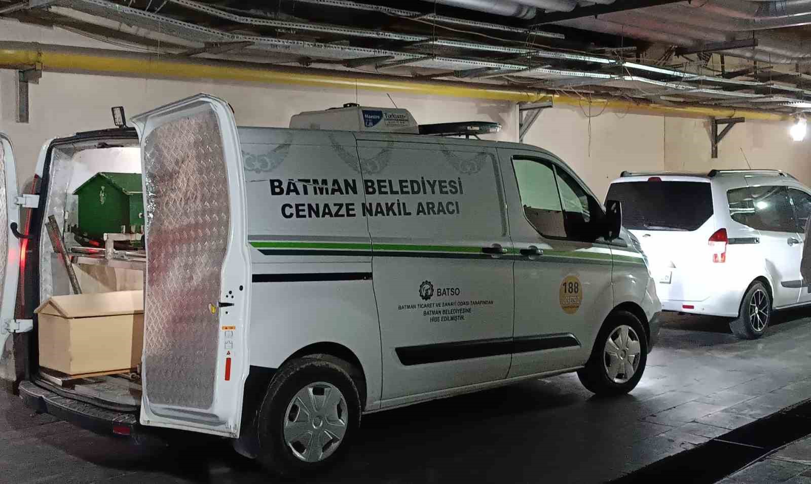 batmanda otomobilin carptigi cocuk hayatini kaybetti 0 8j9UcL5K