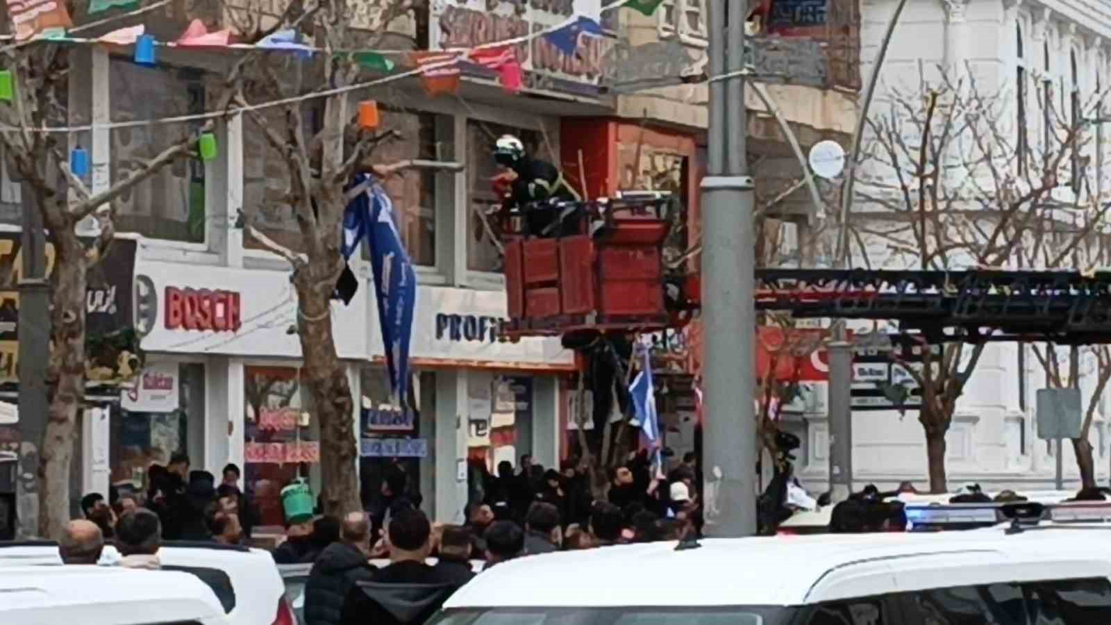 batmanda pankart gerginliginde 5 gozalti 3 jiylEpUi