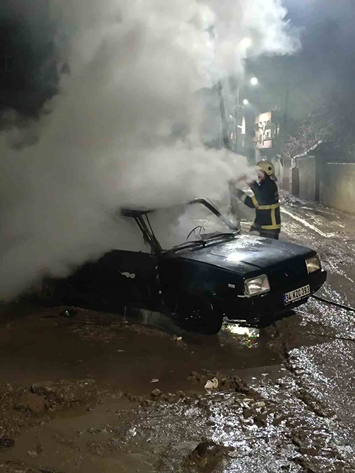 batmanda park halindeki otomobil alev aldi 0 ibPX8kPX