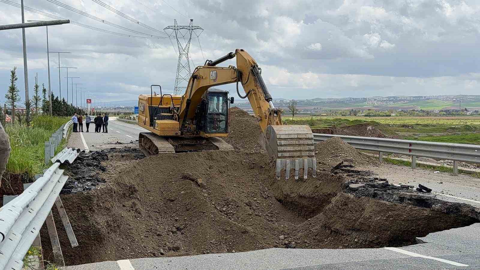 batmanda saganak yagis nedeniyle yol coktu guney cevre yolu ulasima kapatildi 0 8nELLIuq