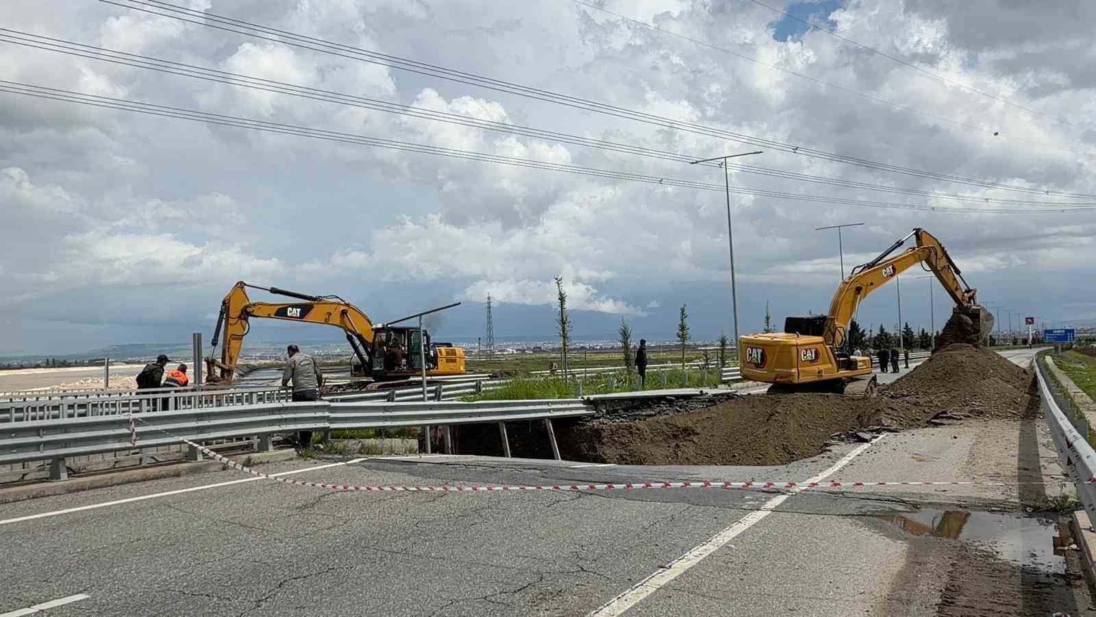 batmanda saganak yagis nedeniyle yol coktu guney cevre yolu ulasima kapatildi 1 X8HXNazn