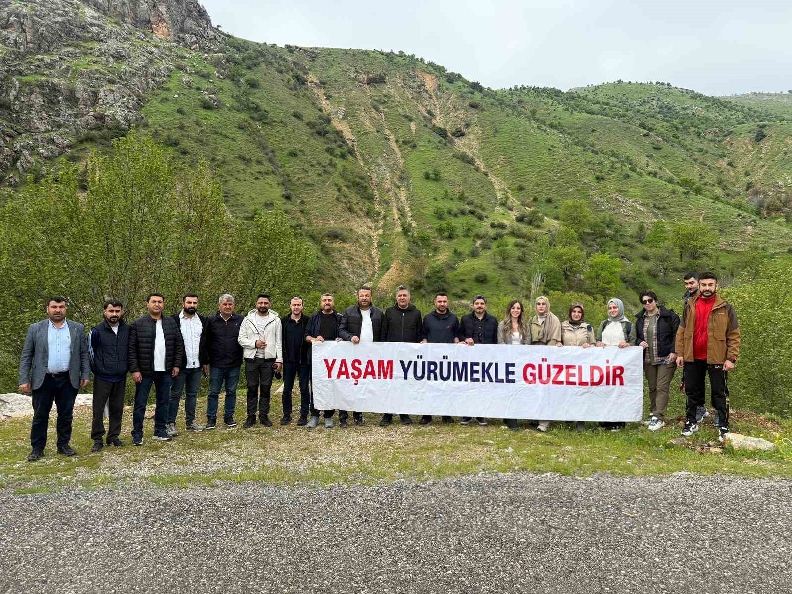 batmanda saglik calisanlari saglikli yarinlar icin yurudu 2 V6PXy8tA
