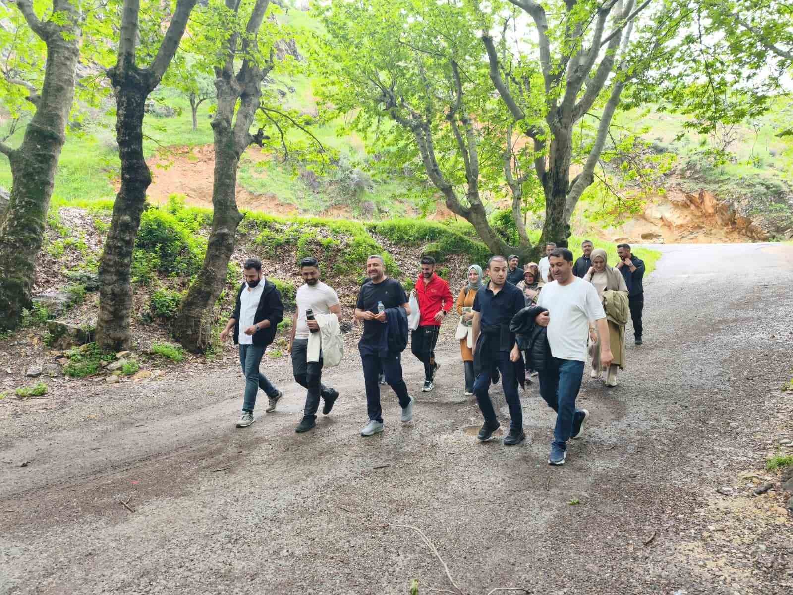 batmanda saglik calisanlari saglikli yarinlar icin yurudu 4 t2PYqyq9