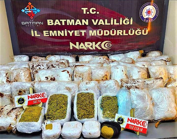batmanda sehit alper albayrak operasyonu 35 kilo skunk 2 kilo esrar ele gecirildi 6 aTJAJ684