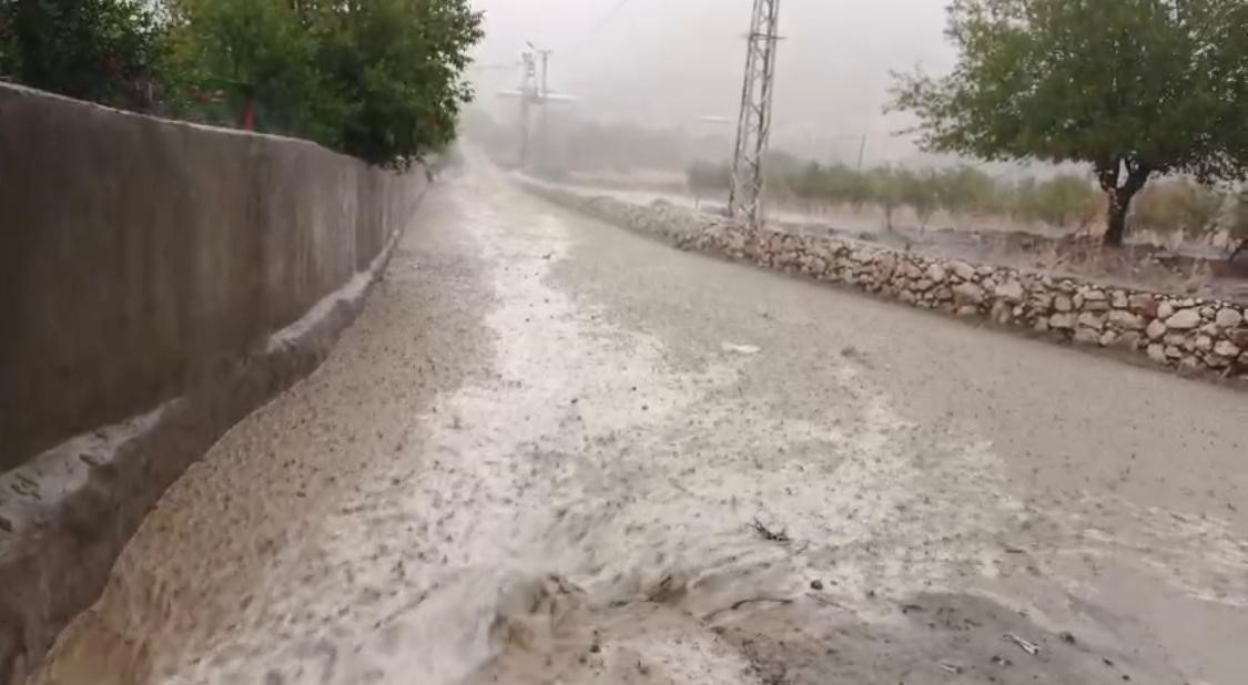 batmanda siddetli yagis taskinlara neden oldu 1 UQcBMnde