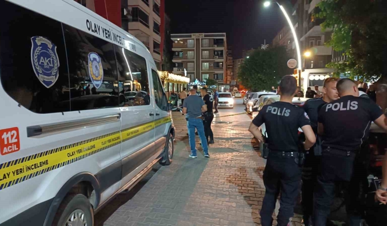 batmanda-silahli-saldiri-kursunlar-park-halindeki-araca-isabet-etti-OB4fBMbY.jpg