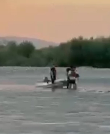 batmanda-suda-mahsur-kalan-2-kisi-dalgic-ekiplerince-kurtarildi-HKHAKqWs.jpg