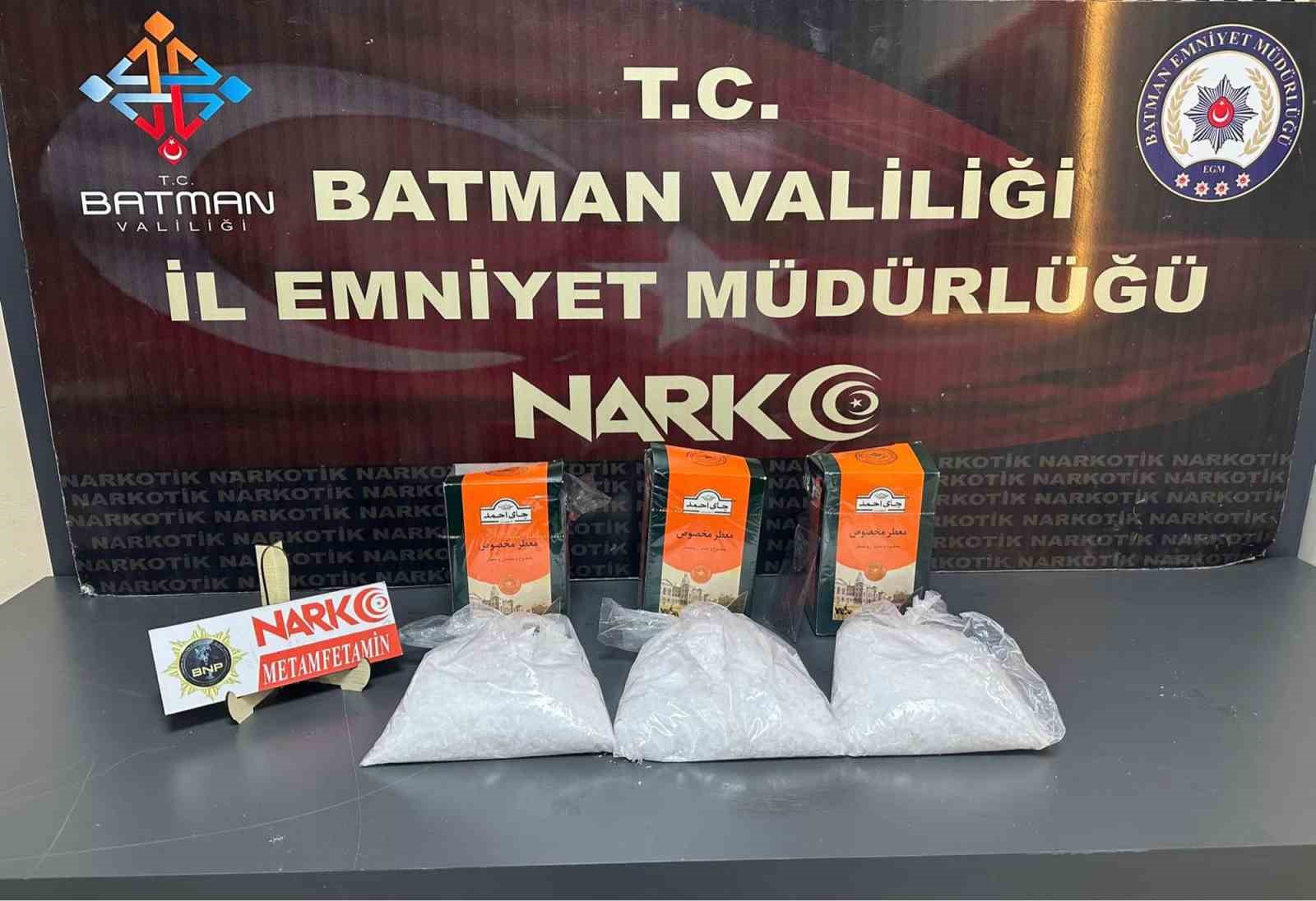 batmanda supheli gorulen takside 3 kilo metamfetamin ele gecirildi 2 tutuklama 0 TCGIYgrL