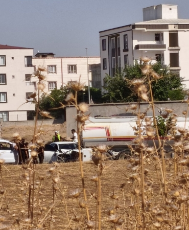 batmanda-tir-otomobile-carpti-3-yarali-5JyEiIX7.jpg