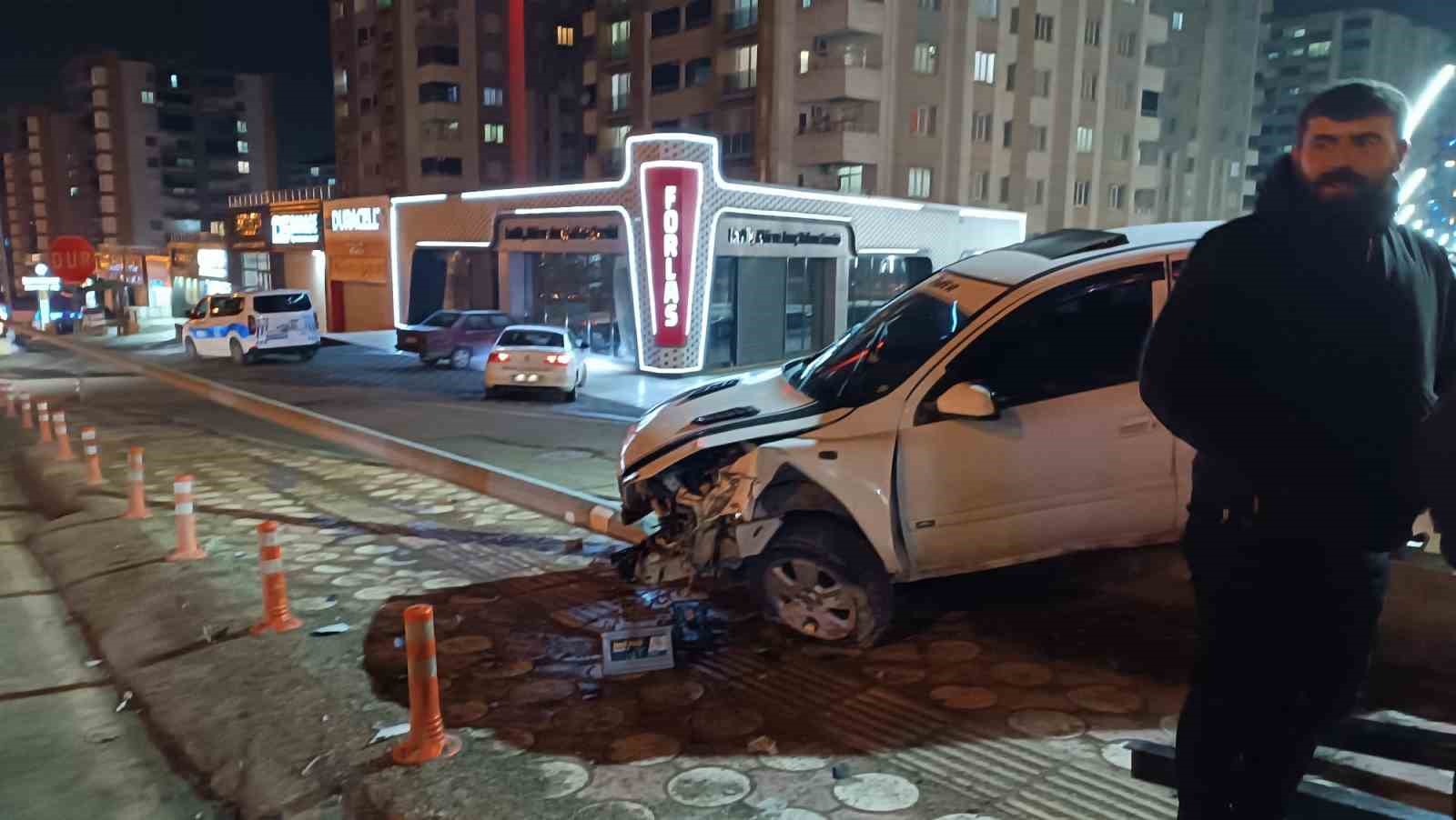 batmanda trafik kazasi 1 yarali 2 rc5Ucgf9