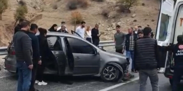 batmanda-trafik-kazasi-surucu-bariyerlere-carpan-aracta-sikisti-wPrEUaEm.jpg