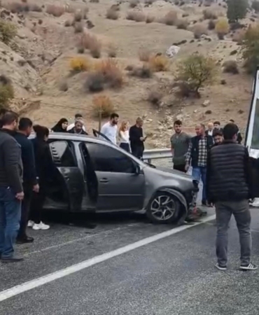 batmanda-trafik-kazasi-surucu-bariyerlere-carpan-aracta-sikisti-wPrEUaEm.jpg