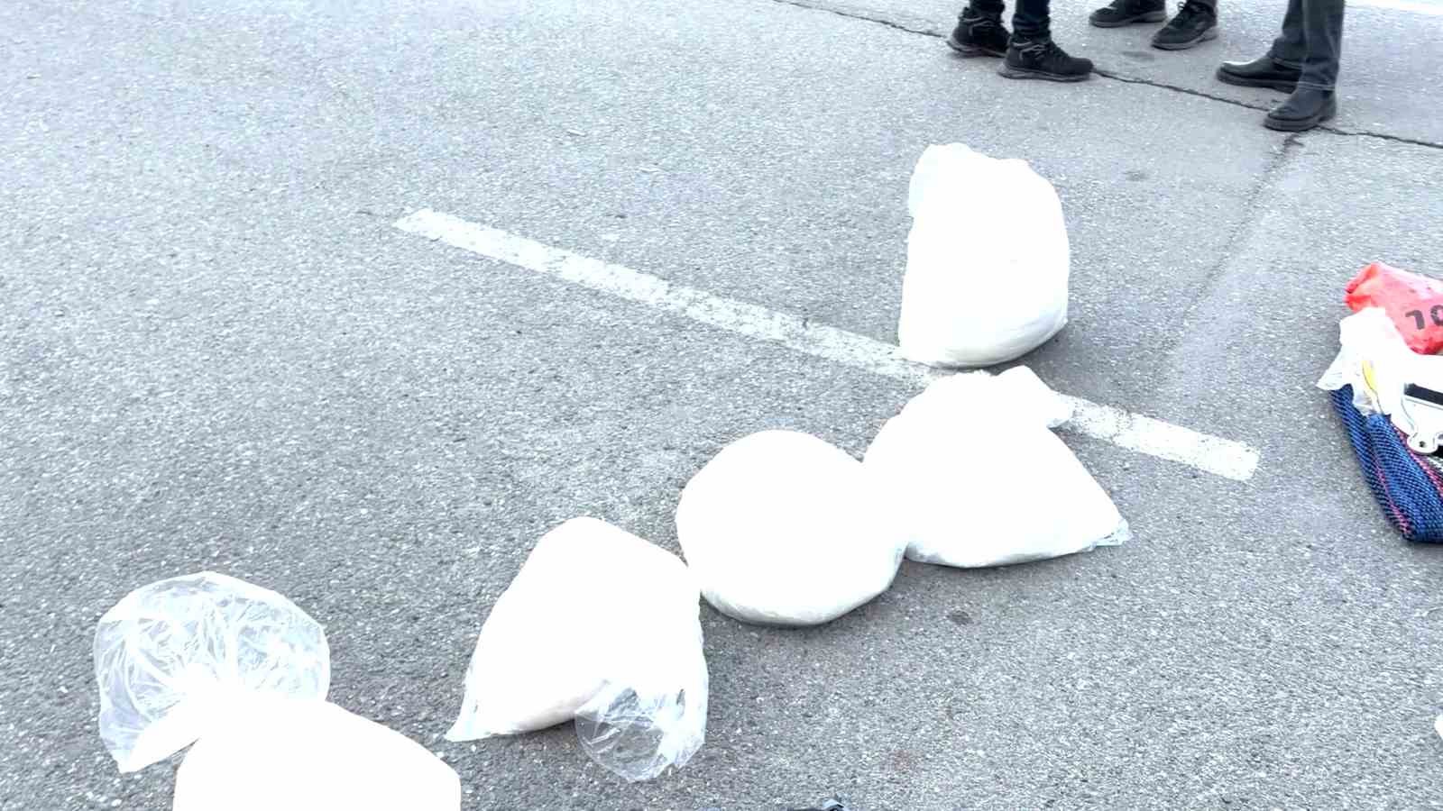 batmanda uyusturucu operasyonu 50 kilo metamfetamin ele gecirildi 0 L3PVWwq8
