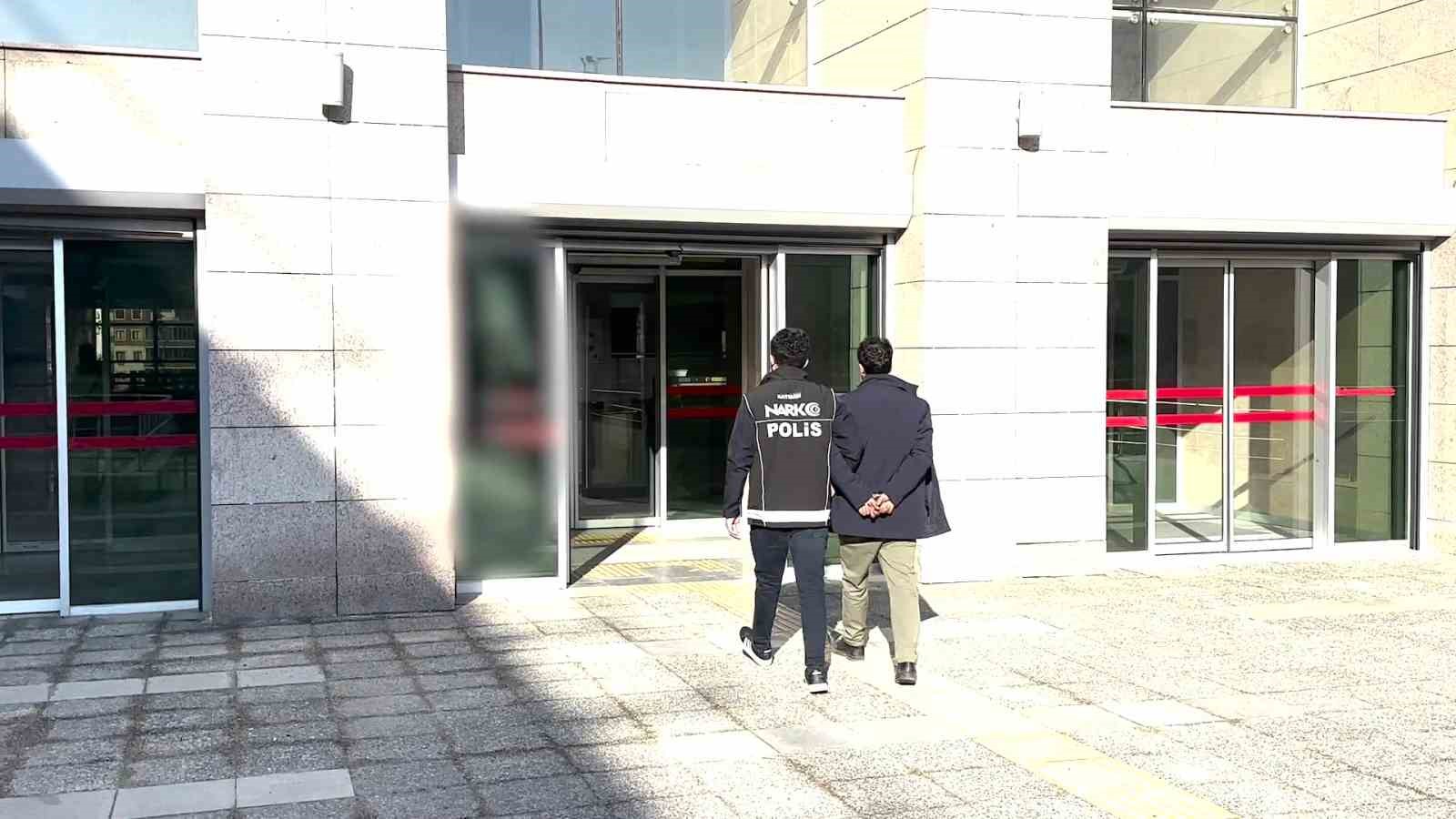 batmanda uyusturucu operasyonu 50 kilo metamfetamin ele gecirildi 5 rrcA8qCL