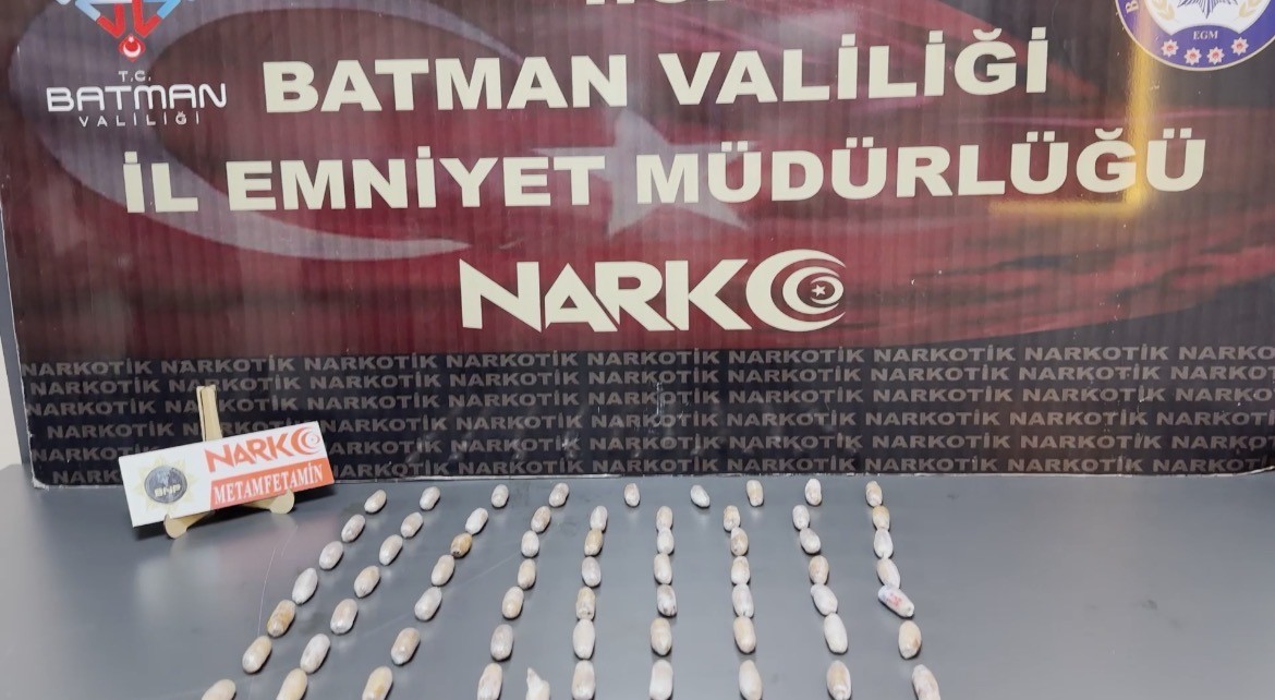 batmanda yabanci uyruklu bir sahsin midesinden 64 parca uyusturucu cikti 1 E6KFWrMG